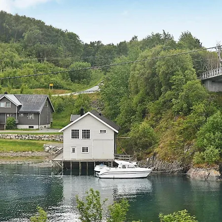 Ferienhaus Holiday Lesundbrygga Lesund
